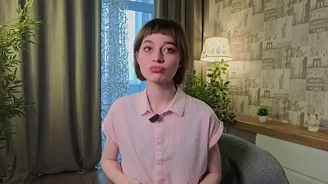 PaulaDauge online show from October 6, 2025, 2:02 am