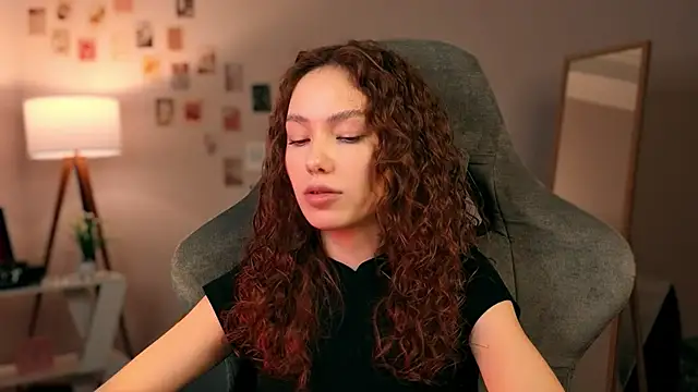 branchwithflowerss online show from October 17, 2025, 2:19 pm