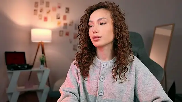 branchwithflowerss online show from October 14, 2025, 11:55 am