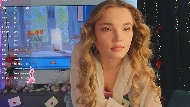 Snapshot of JulieLupo chatting on March 7, 2026, 6:20 am JulieLupo online show from March 7, 2026, 6:20 am