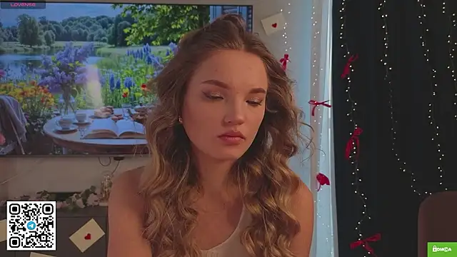 Snapshot of JulieLupo chatting on March 17, 2026, 6:05 am JulieLupo online show from March 17, 2026, 6:05 am