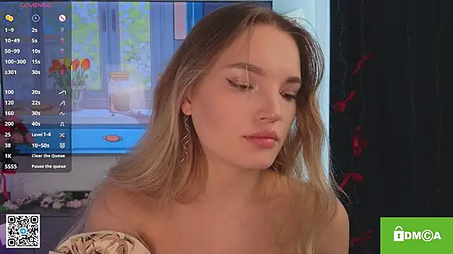 Snapshot of JulieLupo chatting on March 8, 2026, 6:17 am JulieLupo online show from March 8, 2026, 6:17 am