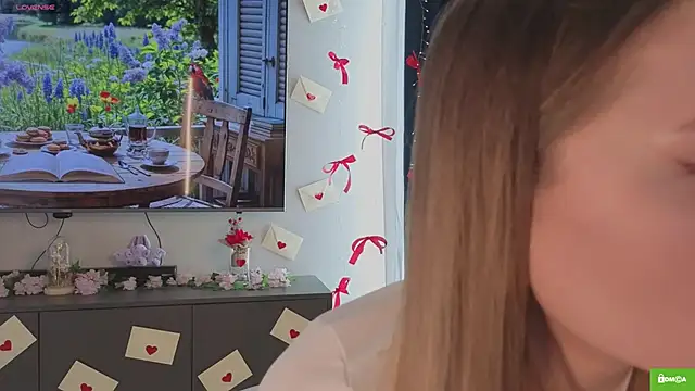 Snapshot of JulieLupo chatting on March 15, 2026, 6:09 am JulieLupo online show from March 15, 2026, 6:09 am