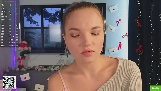 Snapshot of JulieLupo chatting on March 12, 2026, 6:06 am JulieLupo online show from March 12, 2026, 6:06 am