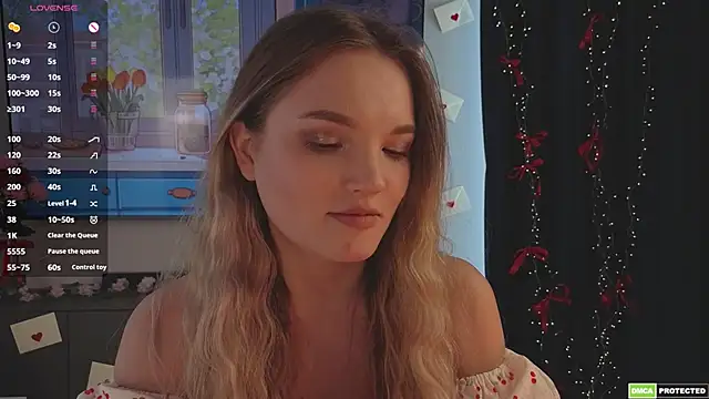 Snapshot of JulieLupo chatting on March 25, 2026, 6:46 am JulieLupo online show from March 25, 2026, 6:46 am