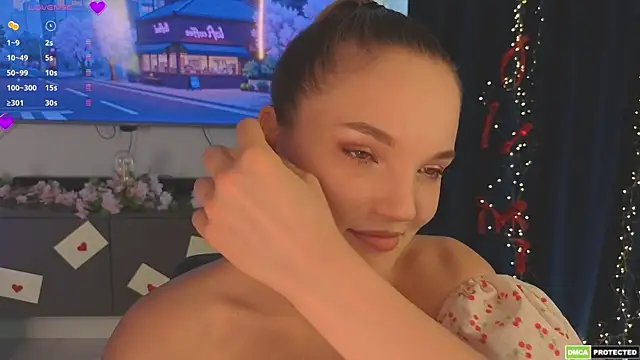 Snapshot of JulieLupo chatting on April 12, 2026, 7:11 am JulieLupo online show from April 12, 2026, 7:11 am