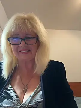 BoloshkaBlonda online show from October 27, 2025, 5:36 pm