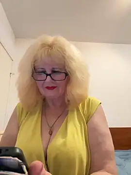 BoloshkaBlonda online show from October 22, 2025, 7:57 pm