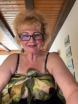 BoloshkaBlonda online show from April 19, 2026, 10:27 am