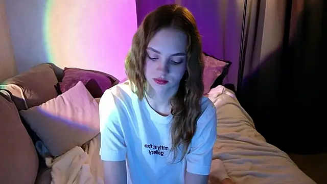 midnightMaya online show from October 16, 2025, 9:23 pm