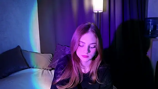 midnightMaya online show from October 15, 2025, 7:22 pm