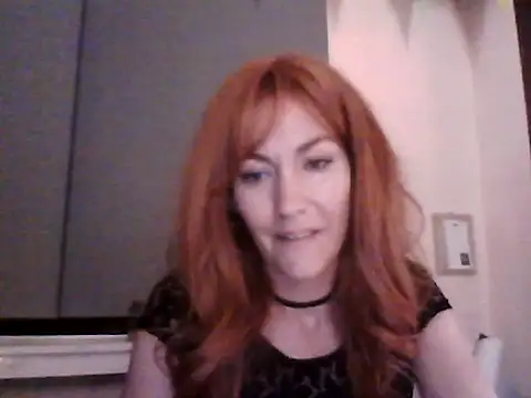 Snapshot of ShyGirlV chatting on October 22, 2025, 9:35 pm ShyGirlV online show from October 22, 2025, 9:35 pm