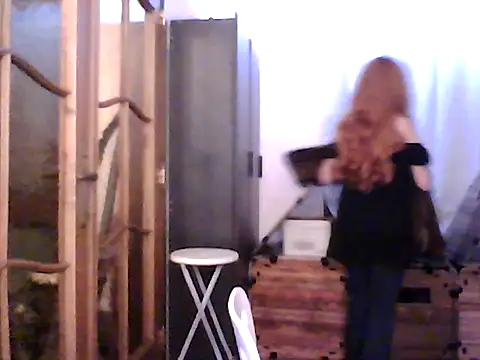 Snapshot of ShyGirlV chatting on November 30, 2025, 1:17 am ShyGirlV online show from November 30, 2025, 1:17 am