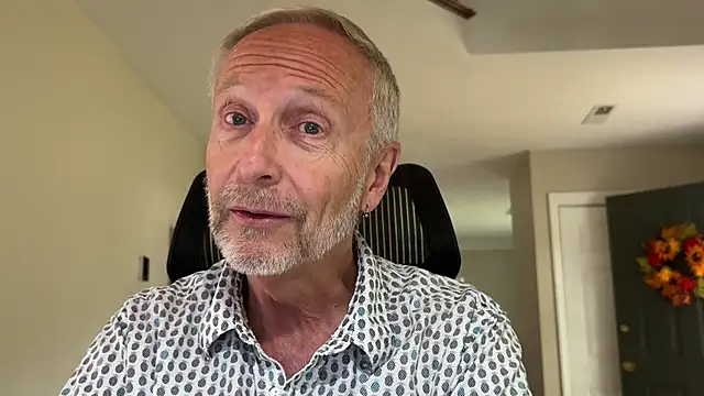 ApolloThrust online show from October 21, 2025, 8:19 pm