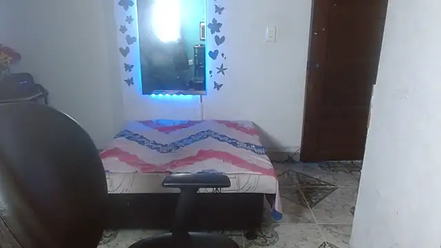 Ebony luna online show from March 4, 2026, 7:43 pm