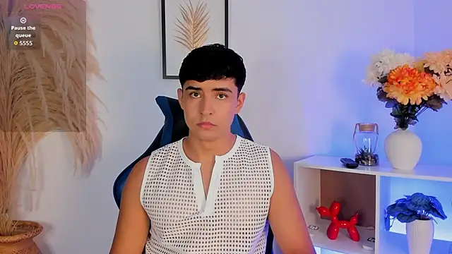 Thiago Connor21 online show from July 12, 2026, 9:04 pm