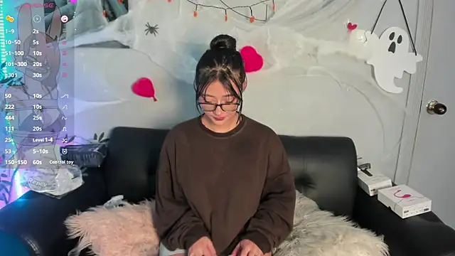 Hekate 20 online show from October 12, 2025, 7:04 pm