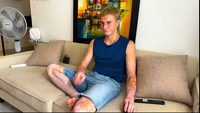 Snapshot of YummyGann chatting on November 29, 2025, 2:12 am YummyGann online show from November 29, 2025, 2:12 am