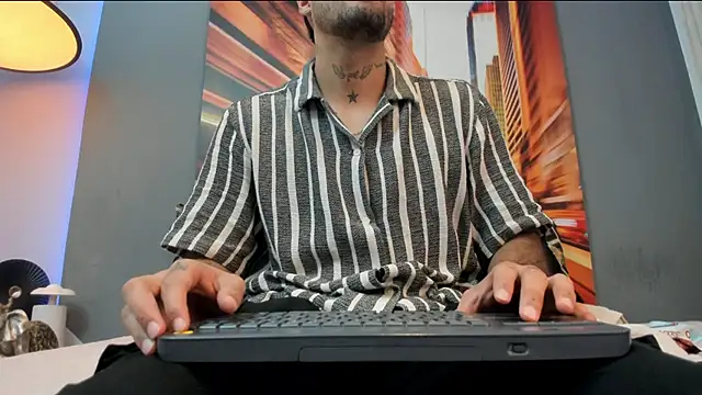 JacobOconner online show from November 27, 2025, 11:54 am