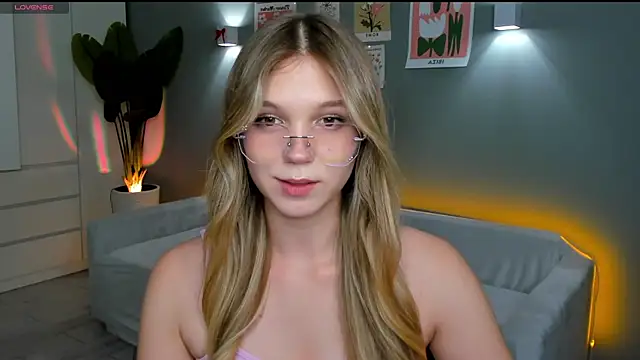 linakorvin online show from October 26, 2025, 1:33 pm