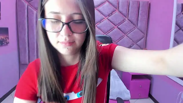 sarah sweett  online show from April 8, 2026, 2:40 pm