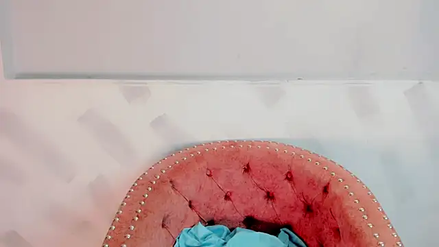 Snapshot of Molly_Logan chatting on February 2, 2026, 7:46 pm Molly Logan online show from February 2, 2026, 7:46 pm