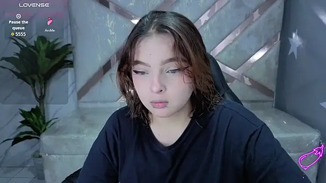 mia foster t online show from March 8, 2026, 1:03 pm