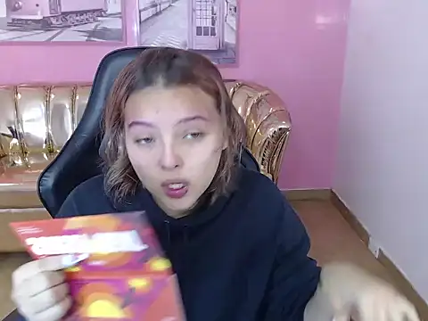 mia foster t online show from October 18, 2025, 12:51 pm