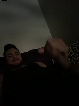 Snapshot of familia0210 chatting on February 6, 2026, 6:59 pm familia0210 online show from February 6, 2026, 6:59 pm