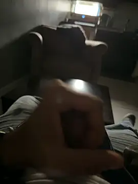 Snapshot of familia0210 chatting on December 4, 2025, 3:33 pm familia0210 online show from December 4, 2025, 3:33 pm