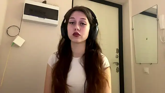 Nayra flash online show from October 8, 2025, 6:59 am