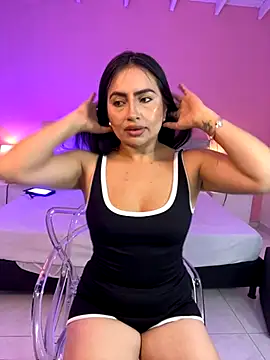 ZaraFoxx7 online show from November 25, 2025, 12:05 pm