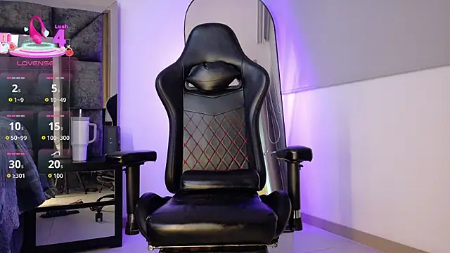 johnjaguar1  online show from April 8, 2026, 11:12 am