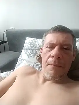 Snapshot of rus198000 chatting on February 15, 2026, 10:36 am rus198000 online show from February 15, 2026, 10:36 am