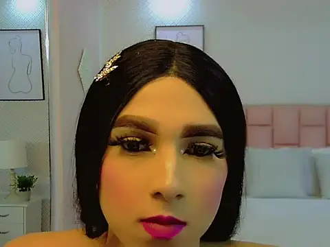 Snapshot of Luna_LaFontaine chatting on October 10, 2025, 12:06 pm Luna LaFontaine online show from October 10, 2025, 12:06 pm