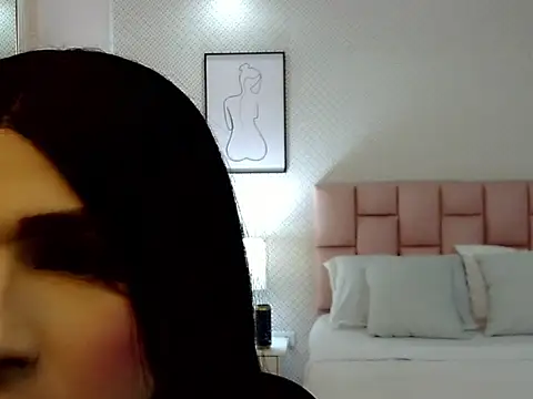 Snapshot of Luna_LaFontaine chatting on October 5, 2025, 12:29 pm Luna LaFontaine online show from October 5, 2025, 12:29 pm