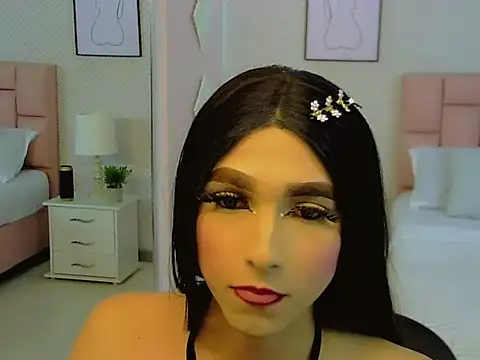 Snapshot of Luna_LaFontaine chatting on October 6, 2025, 12:17 pm Luna LaFontaine online show from October 6, 2025, 12:17 pm