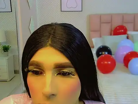 Snapshot of Luna_LaFontaine chatting on October 8, 2025, 12:17 pm Luna LaFontaine online show from October 8, 2025, 12:17 pm