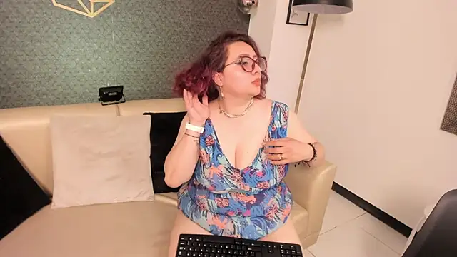 Snapshot of sam_von_tess chatting on October 3, 2025, 3:52 am sam von tess online show from October 3, 2025, 3:52 am