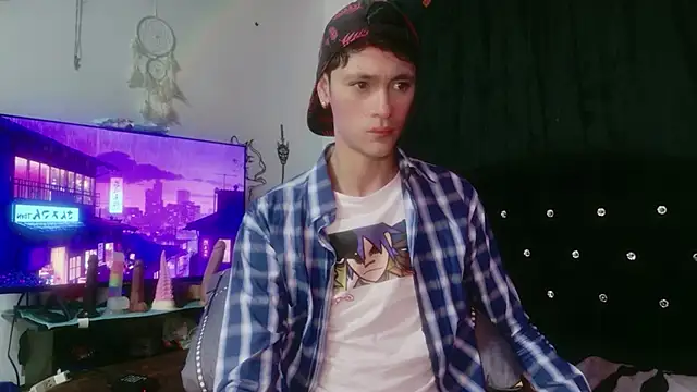 Tyler cat online show from November 27, 2025, 4:13 am