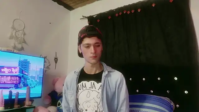 Tyler cat online show from December 17, 2025, 2:38 am