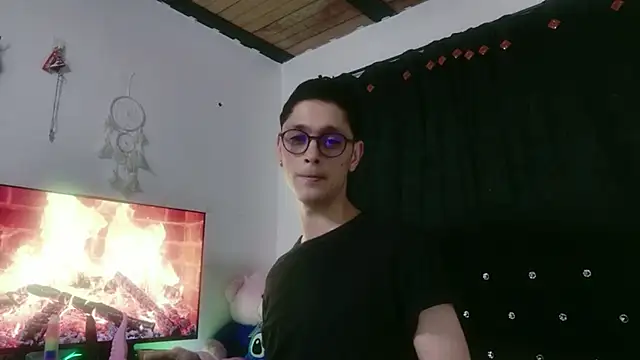 Tyler cat online show from October 17, 2025, 11:34 am