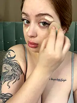 KellyMoors online show from October 19, 2025, 1:30 am