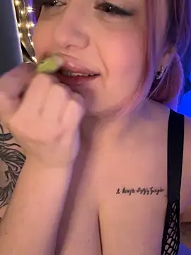 KellyMoors online show from March 12, 2026, 2:06 am