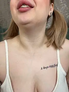 KellyMoors online show from October 10, 2025, 1:50 am