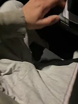 ayrtonmen online show from March 20, 2026, 3:40 am