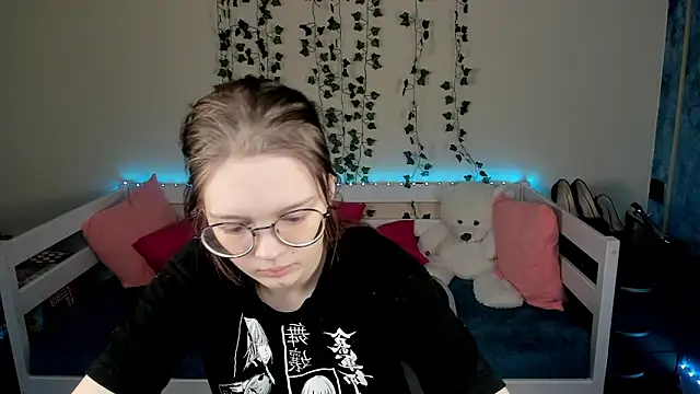 shy elina01 online show from October 13, 2025, 10:28 am