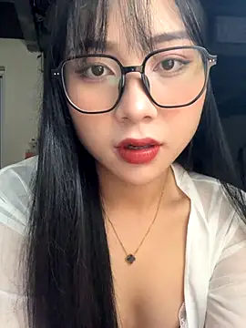 Linh5790 online show from October 8, 2025, 5:09 am