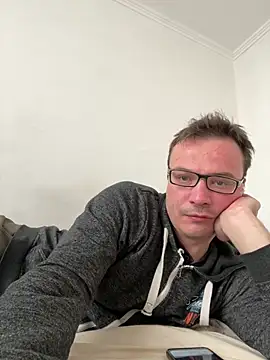 viktor1992-1-1 online show from March 6, 2026, 7:14 am