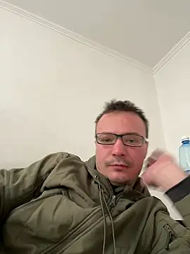 Snapshot of viktor1992-1-1 chatting on February 18, 2026, 8:00 am viktor1992-1-1 online show from February 18, 2026, 8:00 am